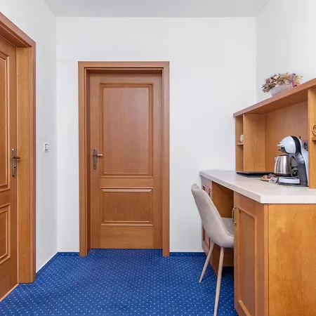 Otakar 4* Polička