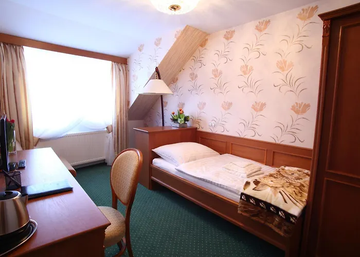 Otakar 4* Polička